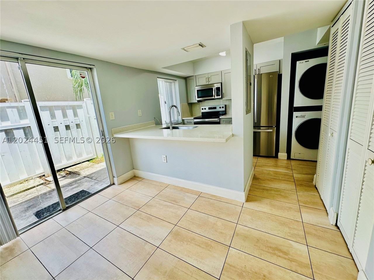 143 Riviera Cir #143 - Photo 6 of 25