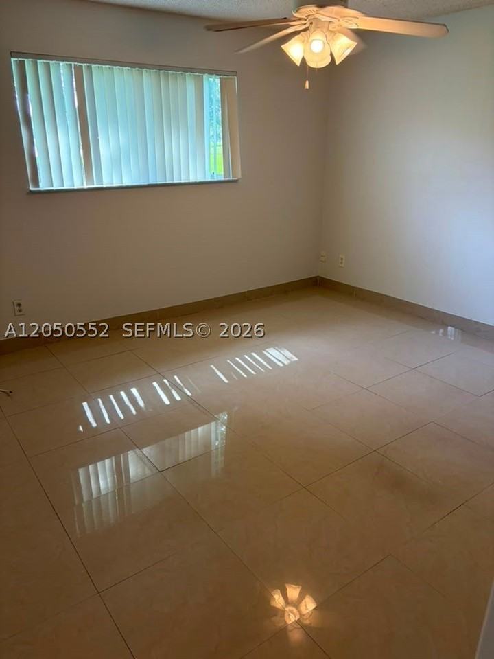 3461 Nw 44th St #102 - Photo 4 of 24