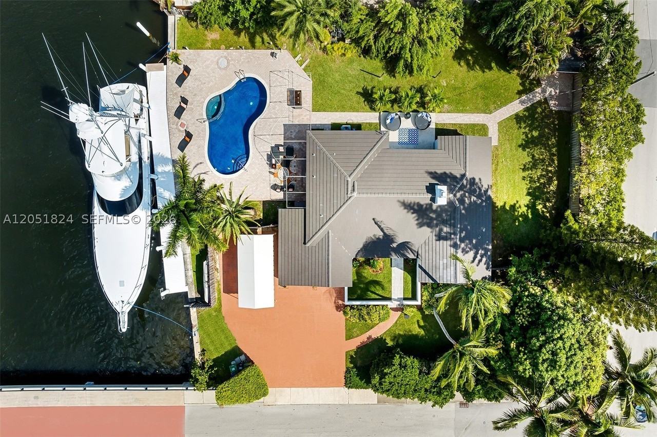 2301 E Las Olas Blvd - Photo 2 of 50