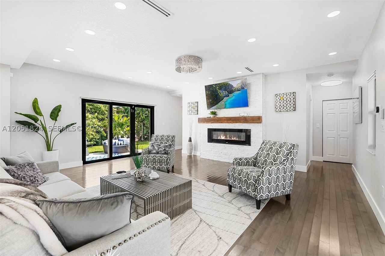 2301 E Las Olas Blvd - Photo 5 of 50