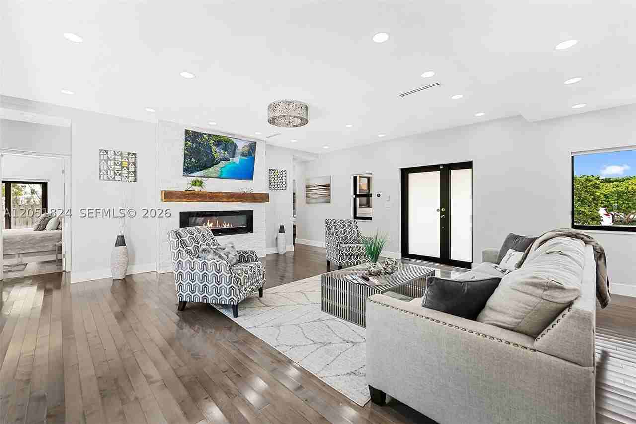 2301 E Las Olas Blvd - Photo 6 of 50