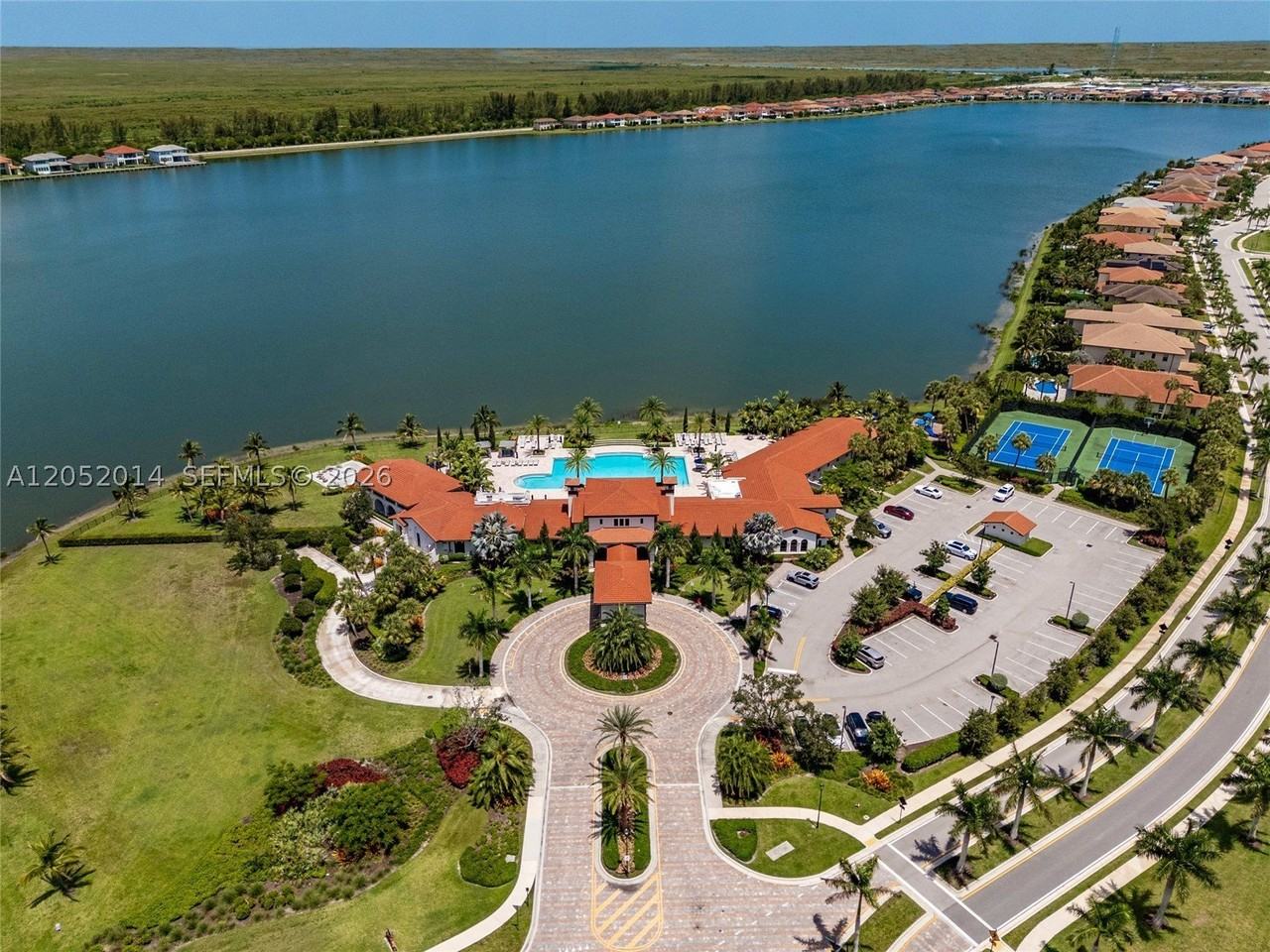 12835 Bayside Ct