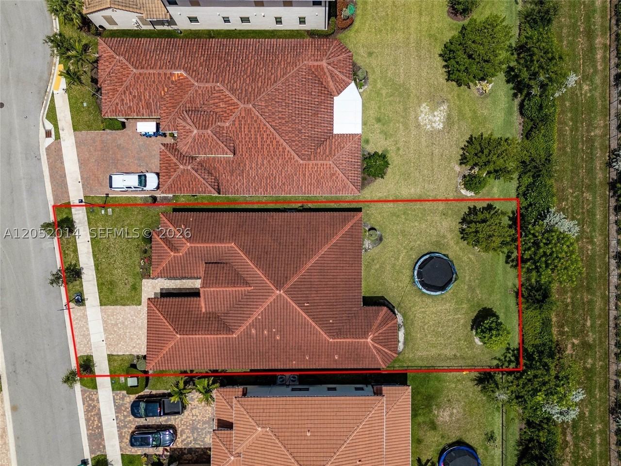 12835 Bayside Ct - Photo 7 of 47