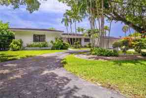 featured image of 740 Jeronimo Dr
