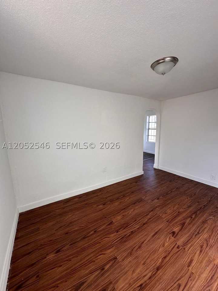 3660 Nw 20th Ave #4 - Photo 2 of 12