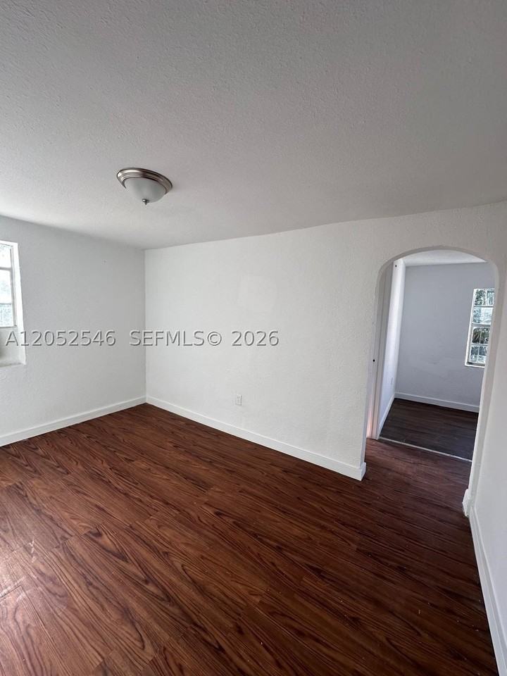 3660 Nw 20th Ave #4 - Photo 3 of 12