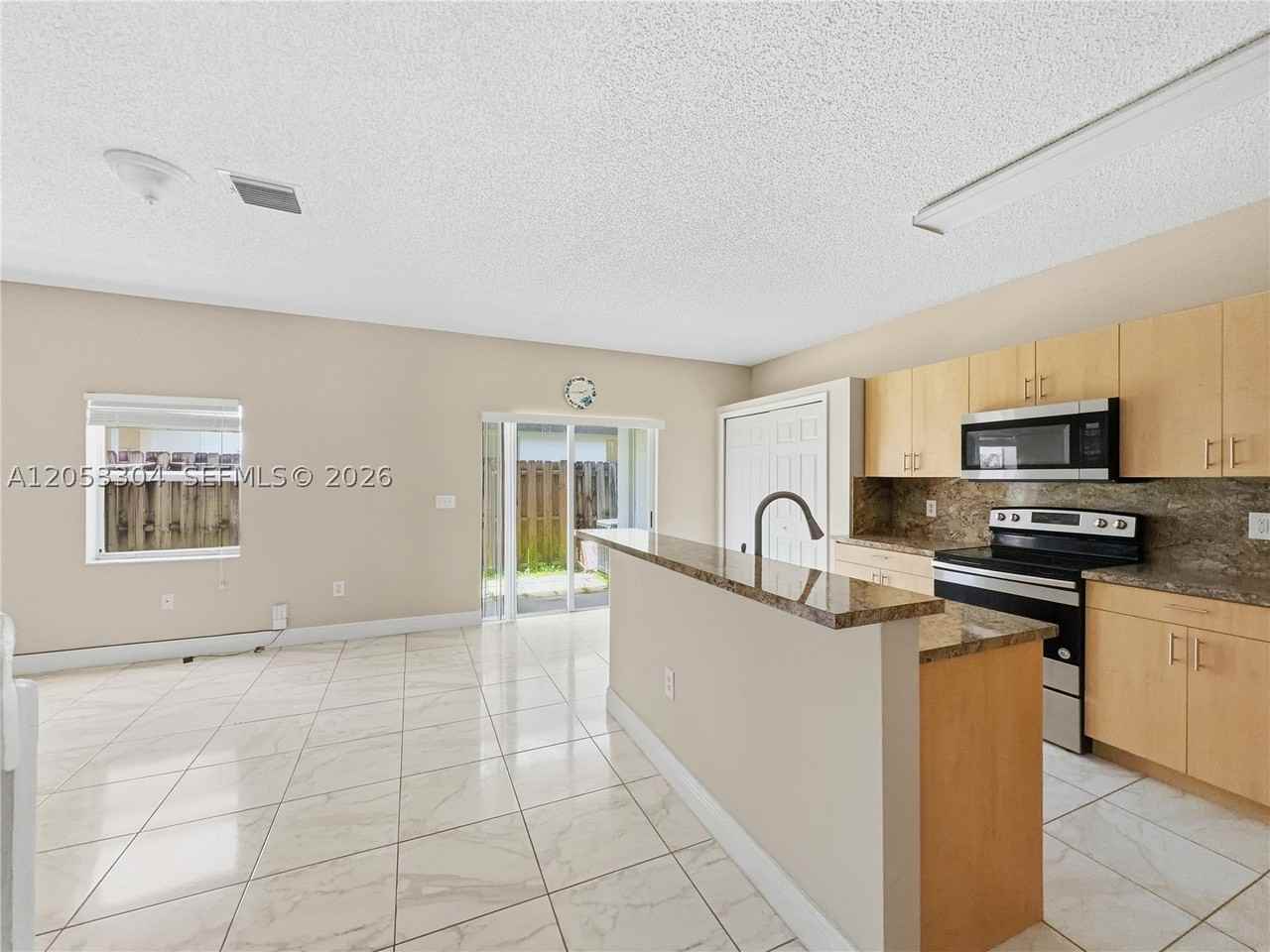 2214 Se 25th Ave #2214 - Photo 4 of 19