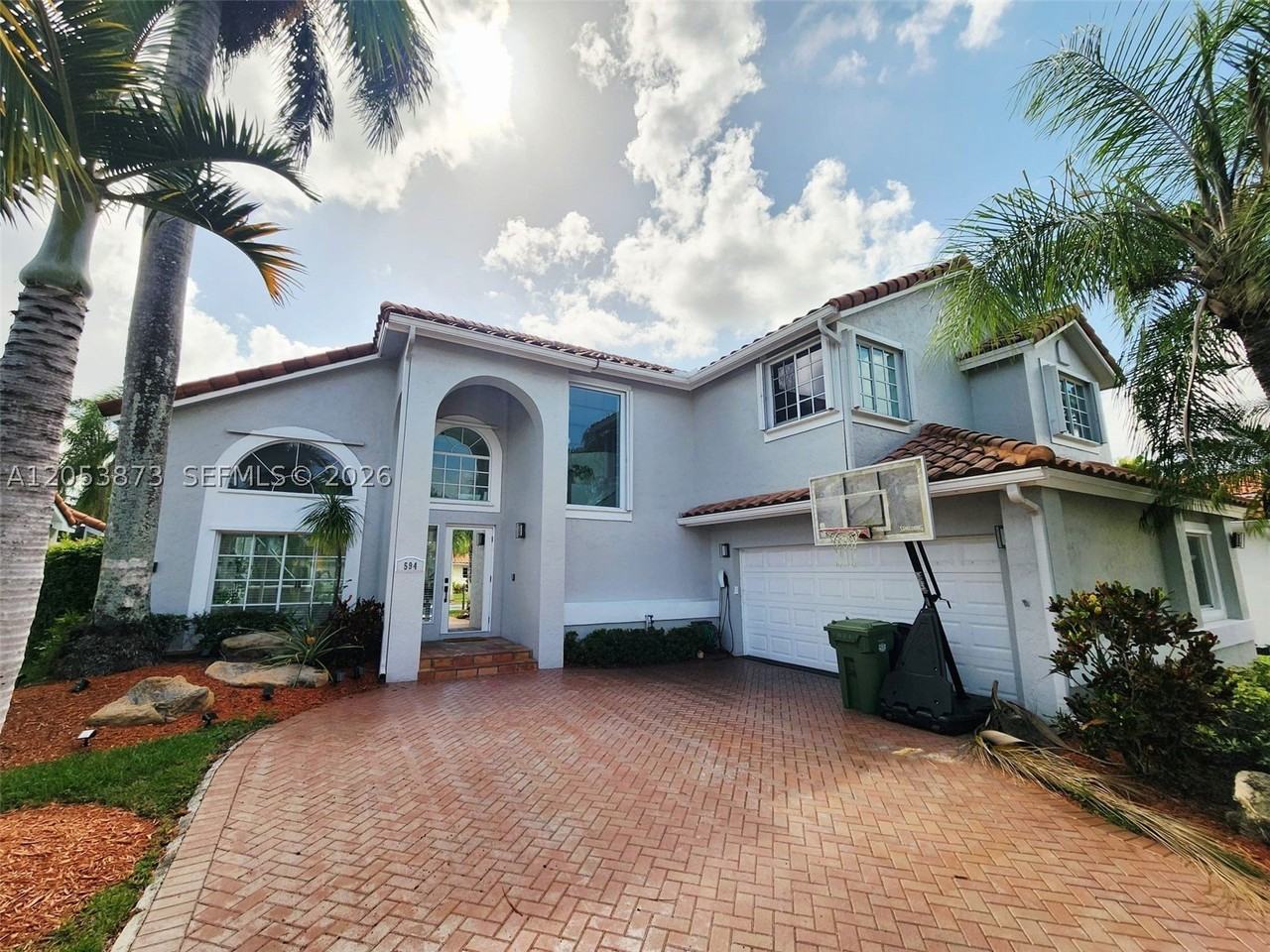 594 Spinnaker - Photo 2 of 22