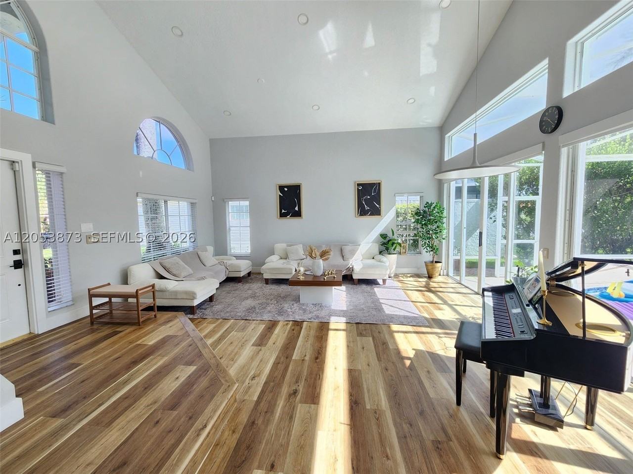 594 Spinnaker - Photo 6 of 22
