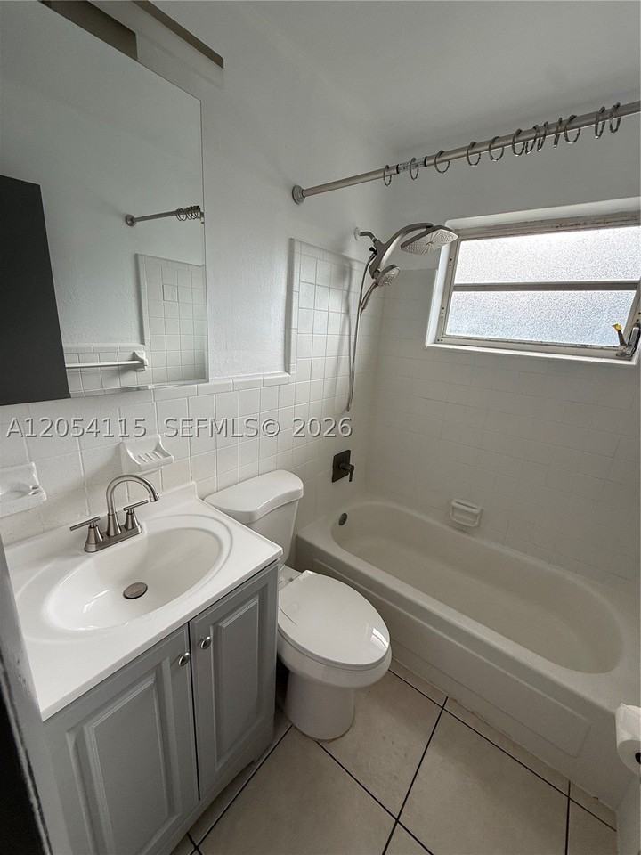 2216 Fillmore St #6 - Photo 3 of 8