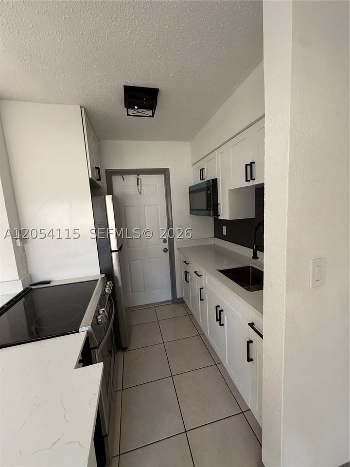 2216 Fillmore St #6 - Photo 5 of 8