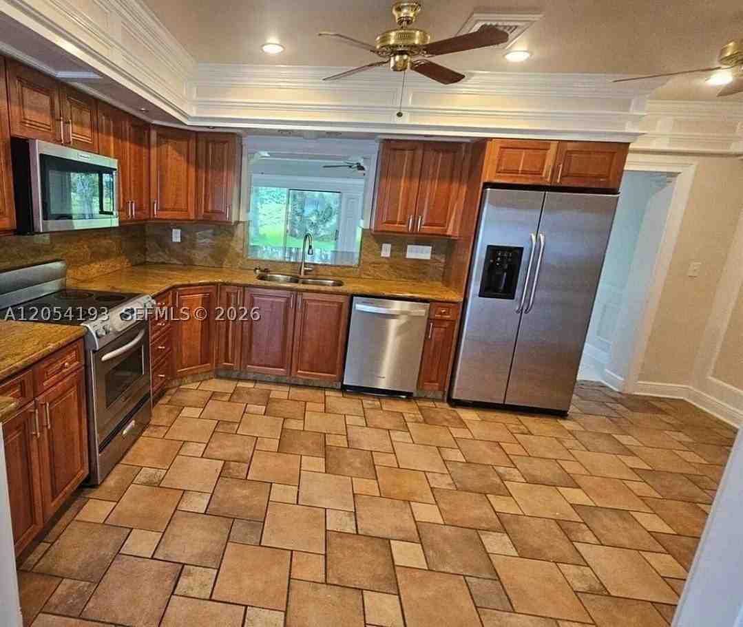 4602 King Palm Dr - Photo 2 of 6