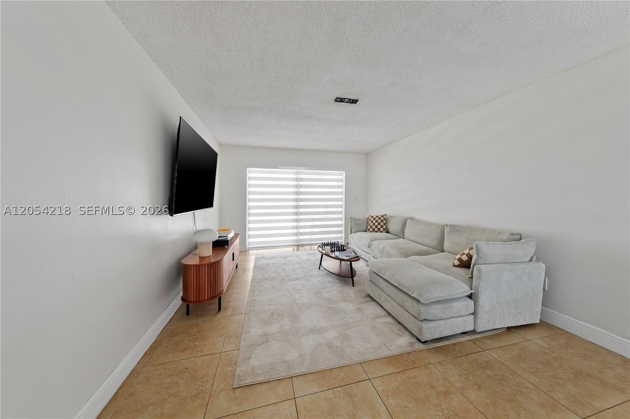 11336 Sw 69th Ter #0 - Photo 4 of 23