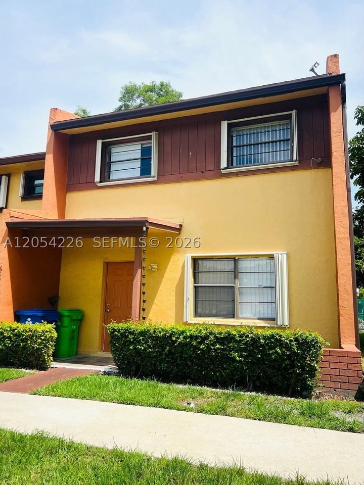 4613 Nw 91st Ave - Photo 2 of 18