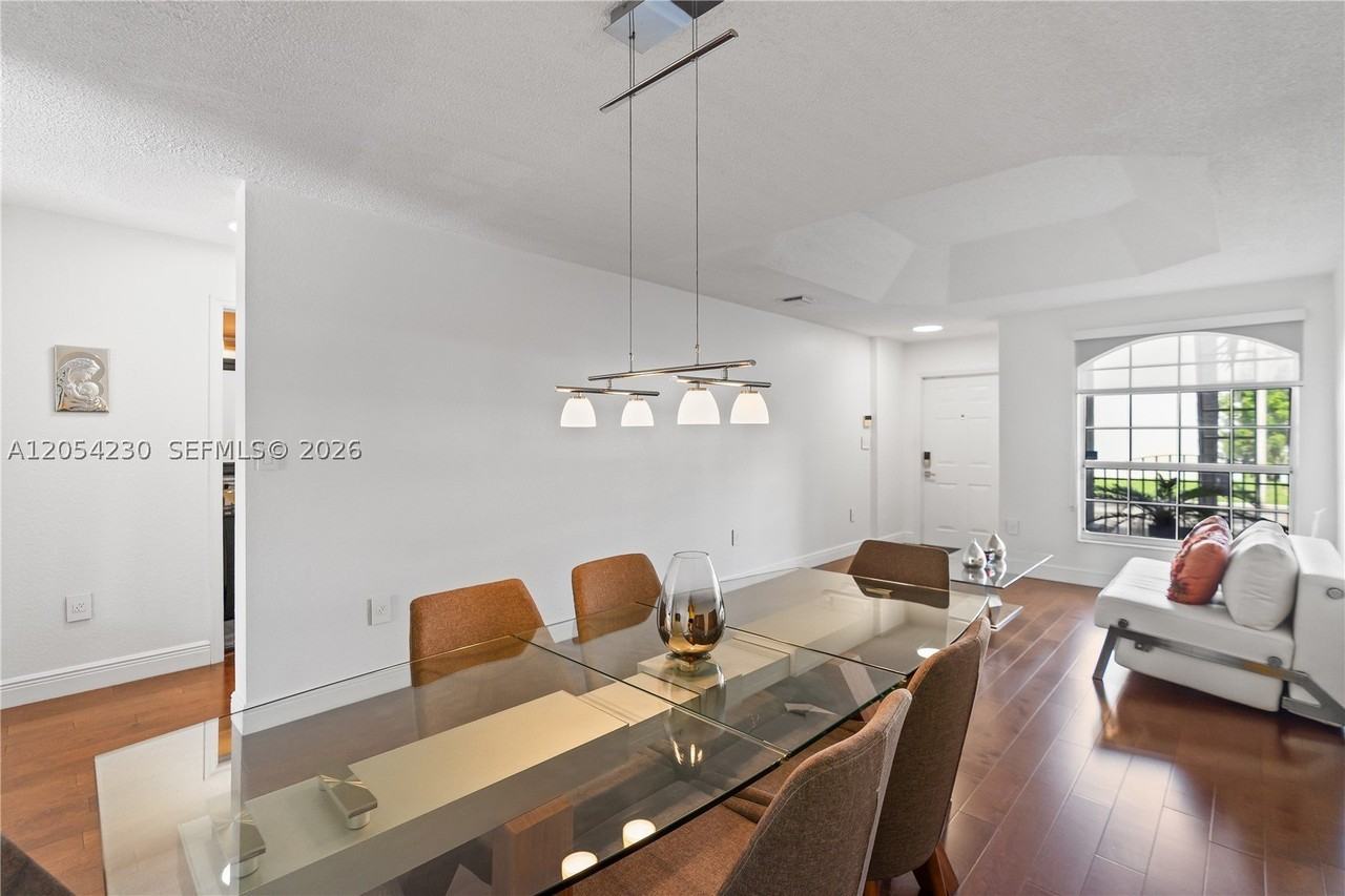 5115 Nw 116th Ave - Photo 4 of 26