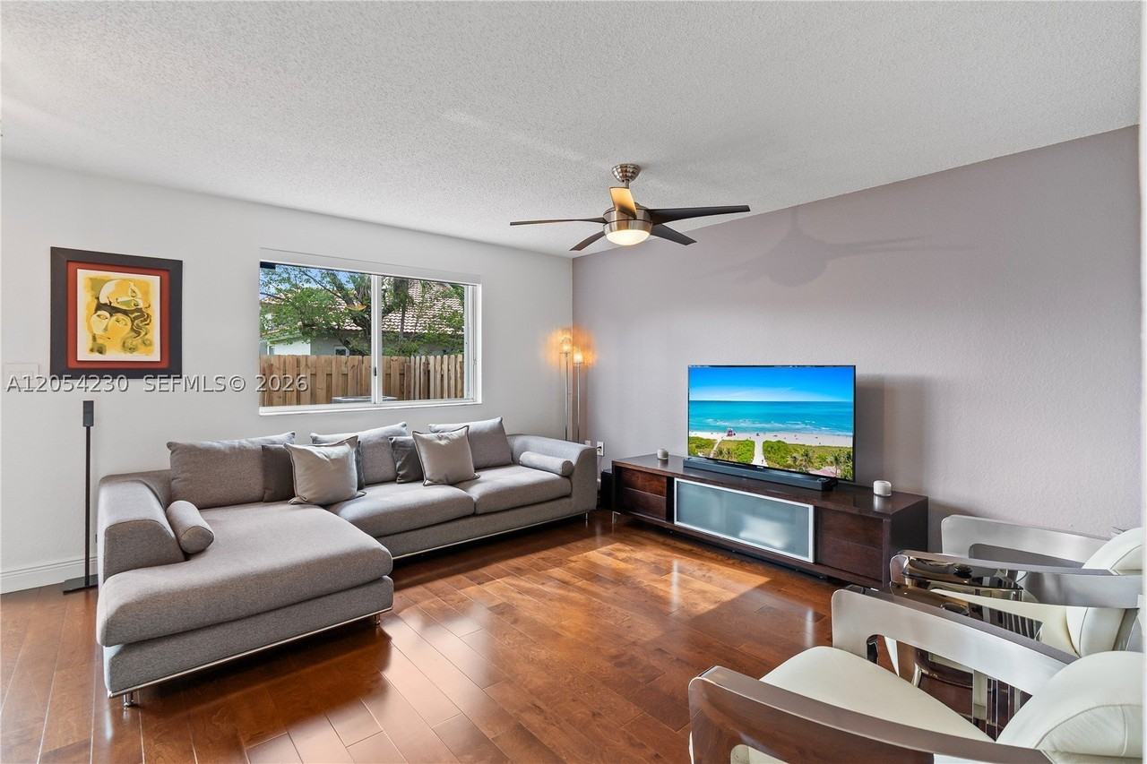 5115 Nw 116th Ave - Photo 7 of 26