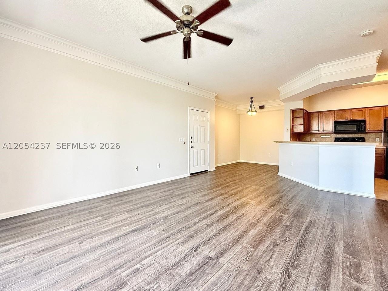 9208 Myrtlewood Cir W #208 - Photo 4 of 18