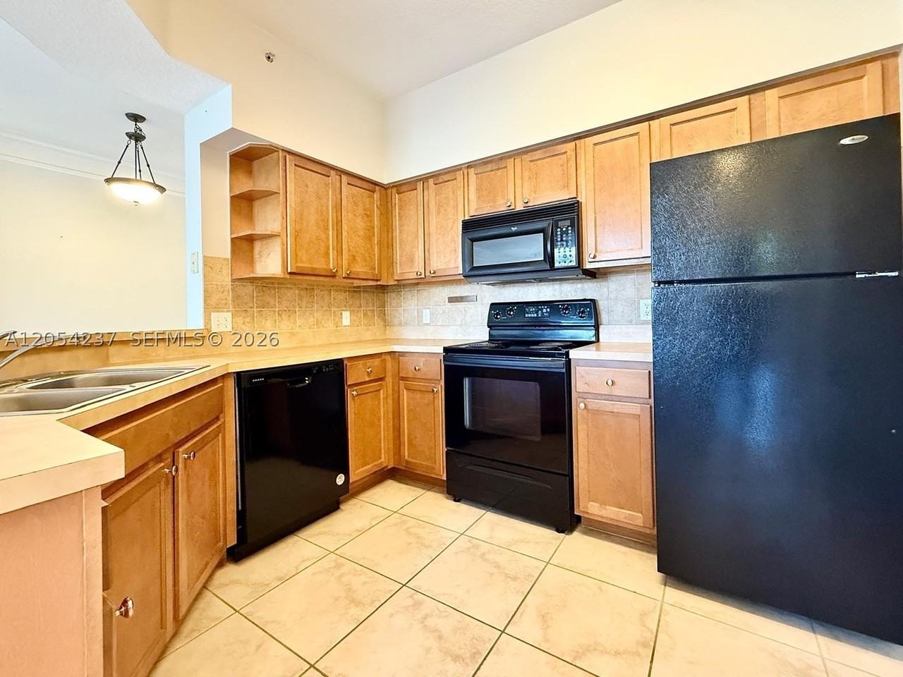 9208 Myrtlewood Cir W #208 - Photo 7 of 18