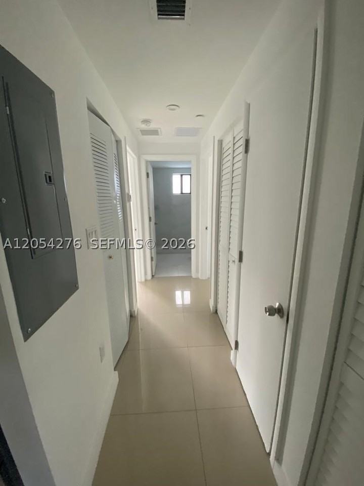 423 E 27th St #201 - Photo 6 of 23