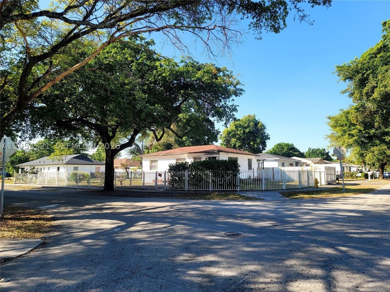 6630 Nw 29th Ave - Photo 4 of 17