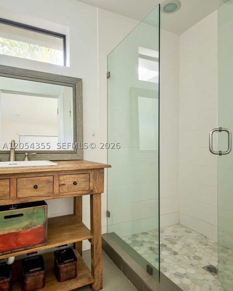 9100 Sw 81st Ave - Photo 5 of 10