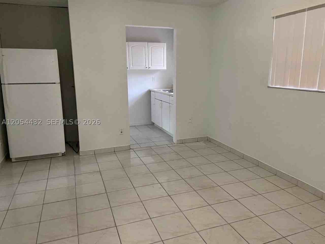 642 E 2nd Ave #B - Photo 3 of 14