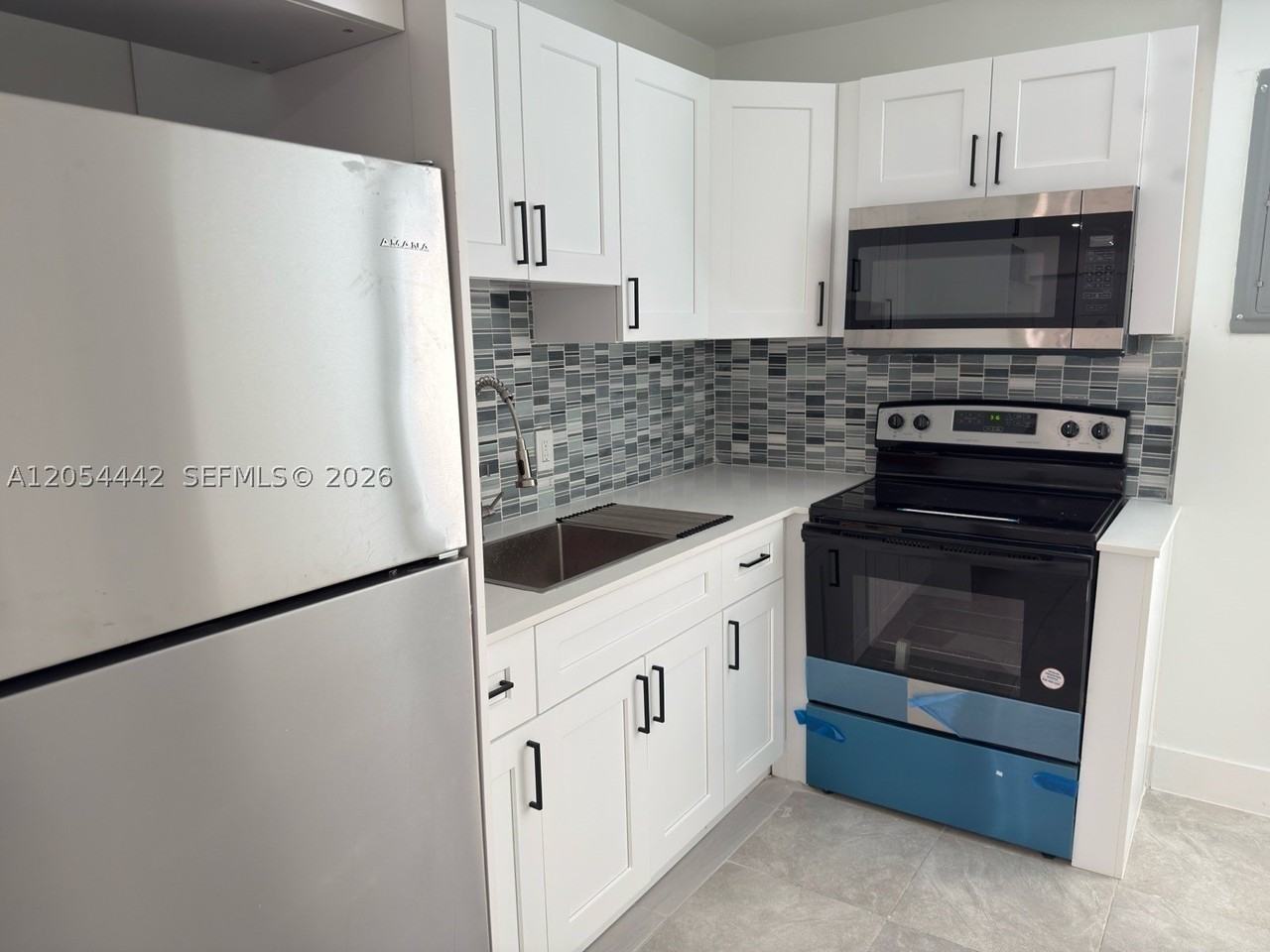 1838 Mckinley St #3 - Photo 3 of 10