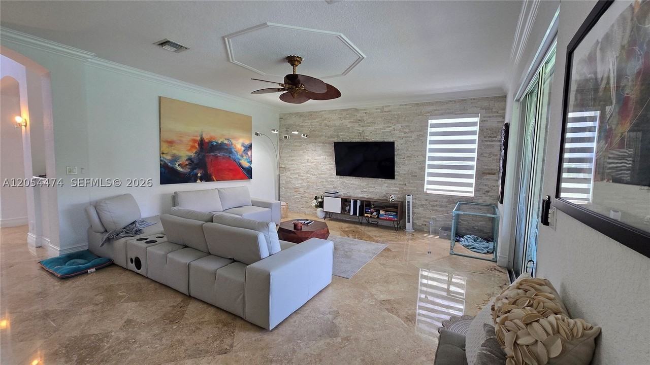 19179 S Gardenia Ave #0 - Photo 7 of 22