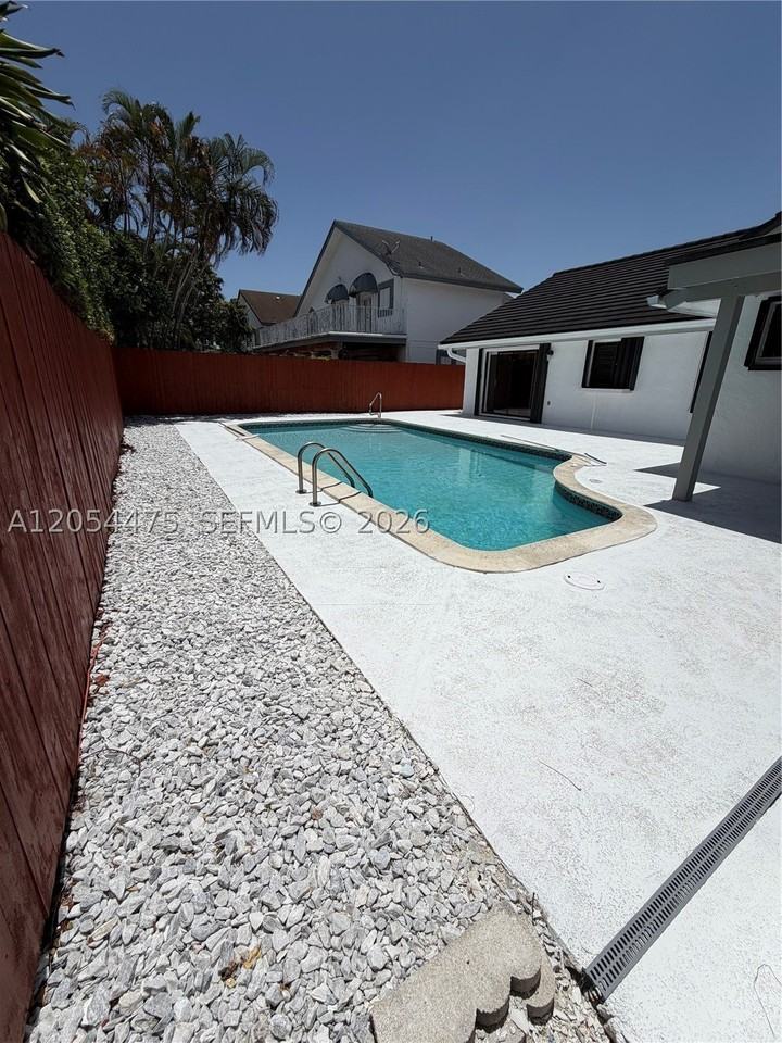 14271 Sw 107th Ter #0 - Photo 6 of 37