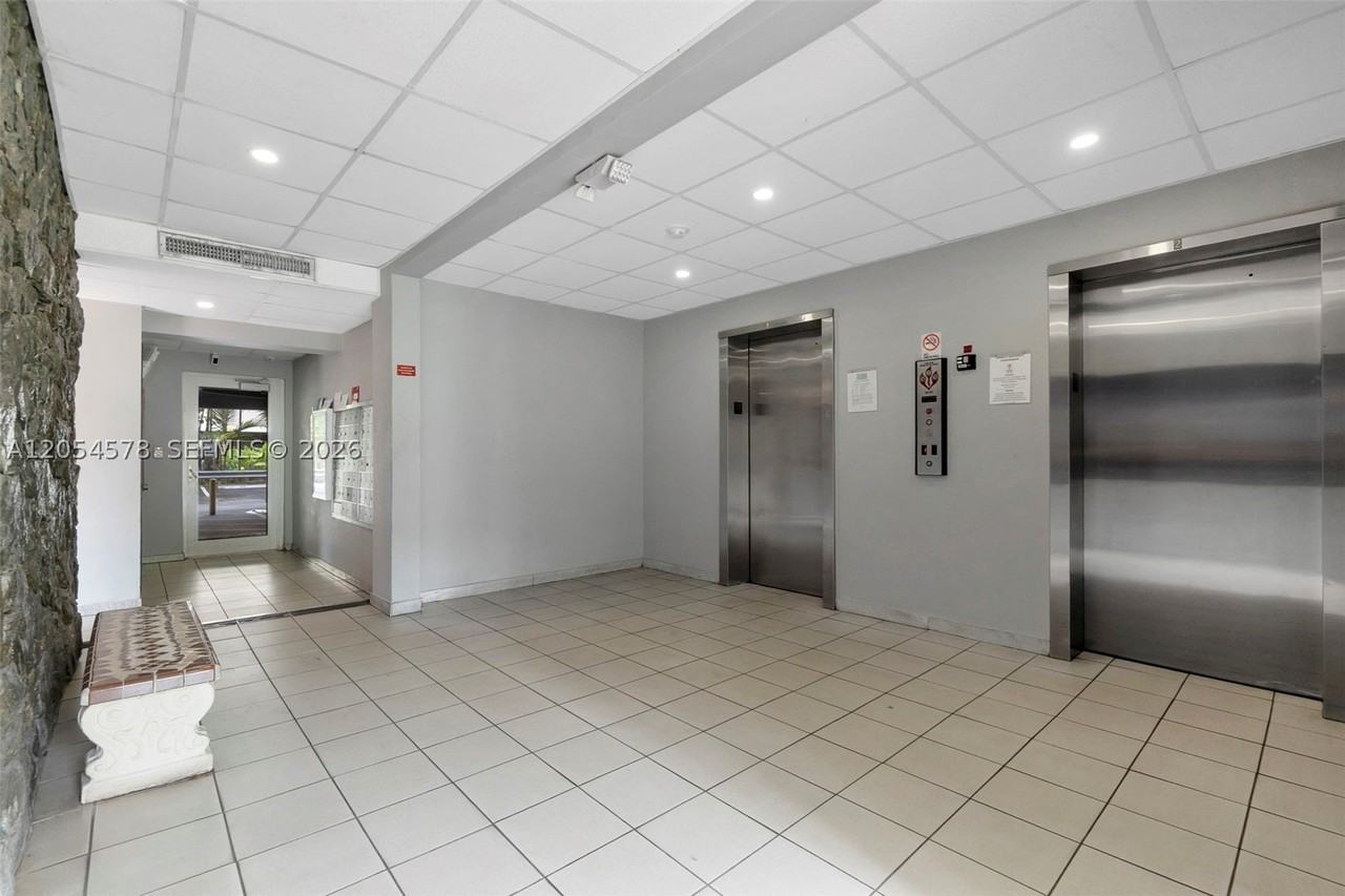 900 Sw 84th Ave #412A - Photo 3 of 21
