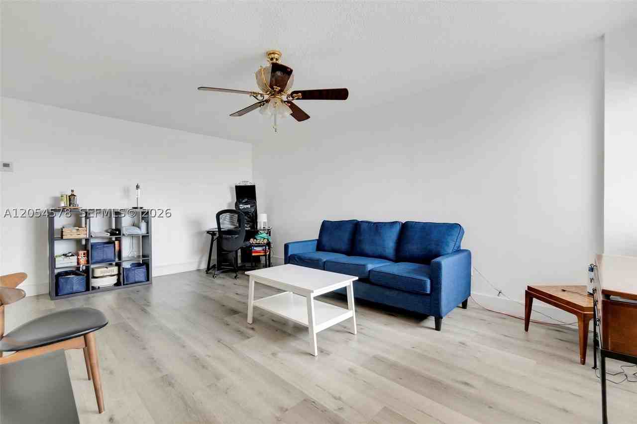 900 Sw 84th Ave #412A - Photo 6 of 21