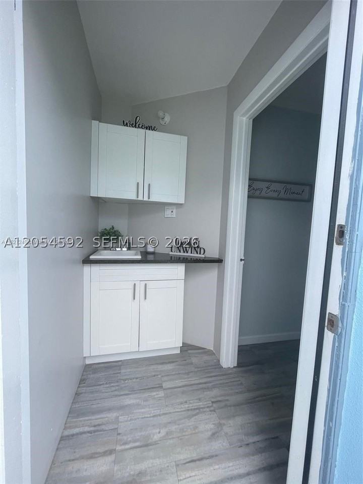 7521 Harbour Blvd #1 - Photo 2 of 12