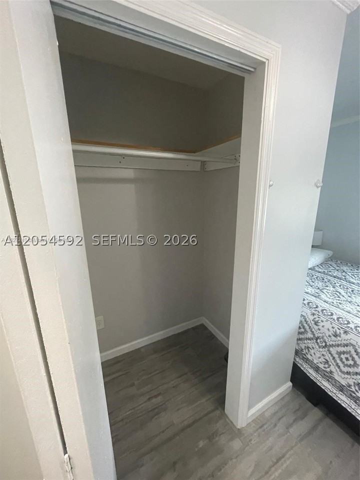 7521 Harbour Blvd #1 - Photo 6 of 12