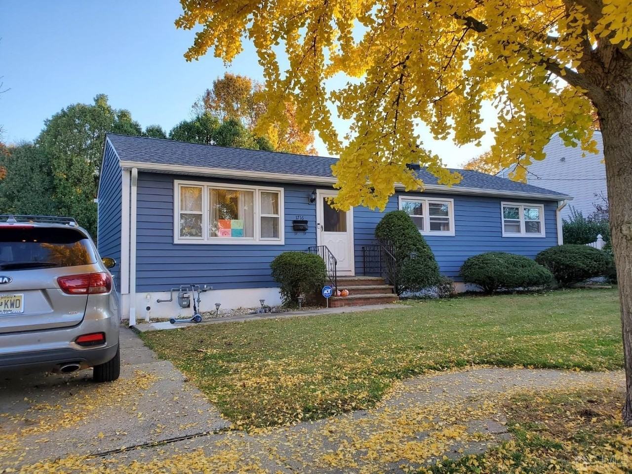 1716 Central Ave - Photo 2 of 13