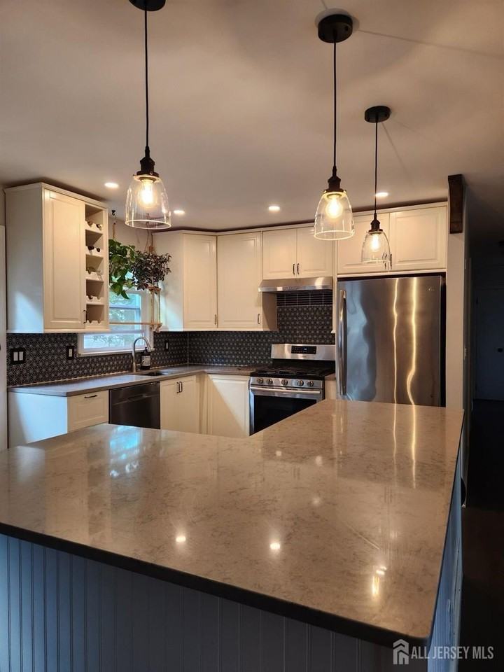 1716 Central Ave - Photo 3 of 13