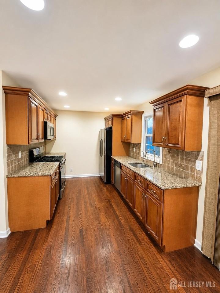 23 Mayfield Pl - Photo 3 of 14