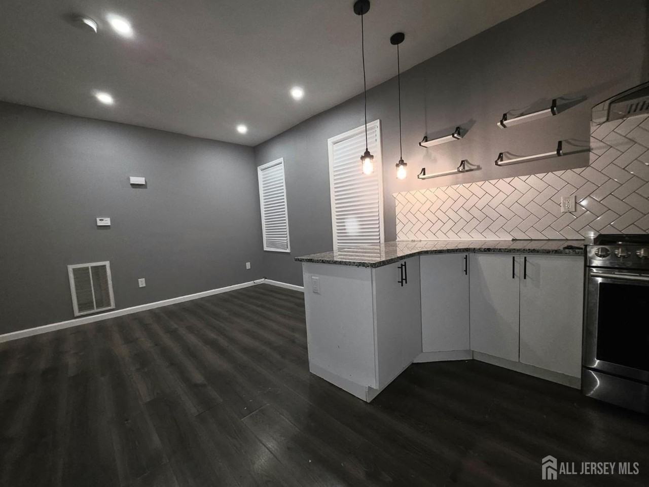 487 S 17th St #2FL - Photo 6 of 17