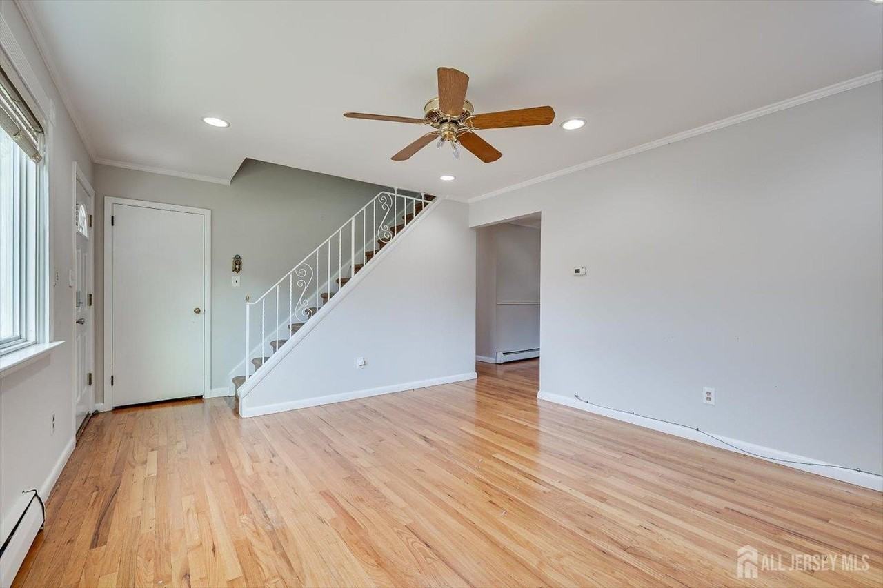 111 Sonora Ave - Photo 5 of 43
