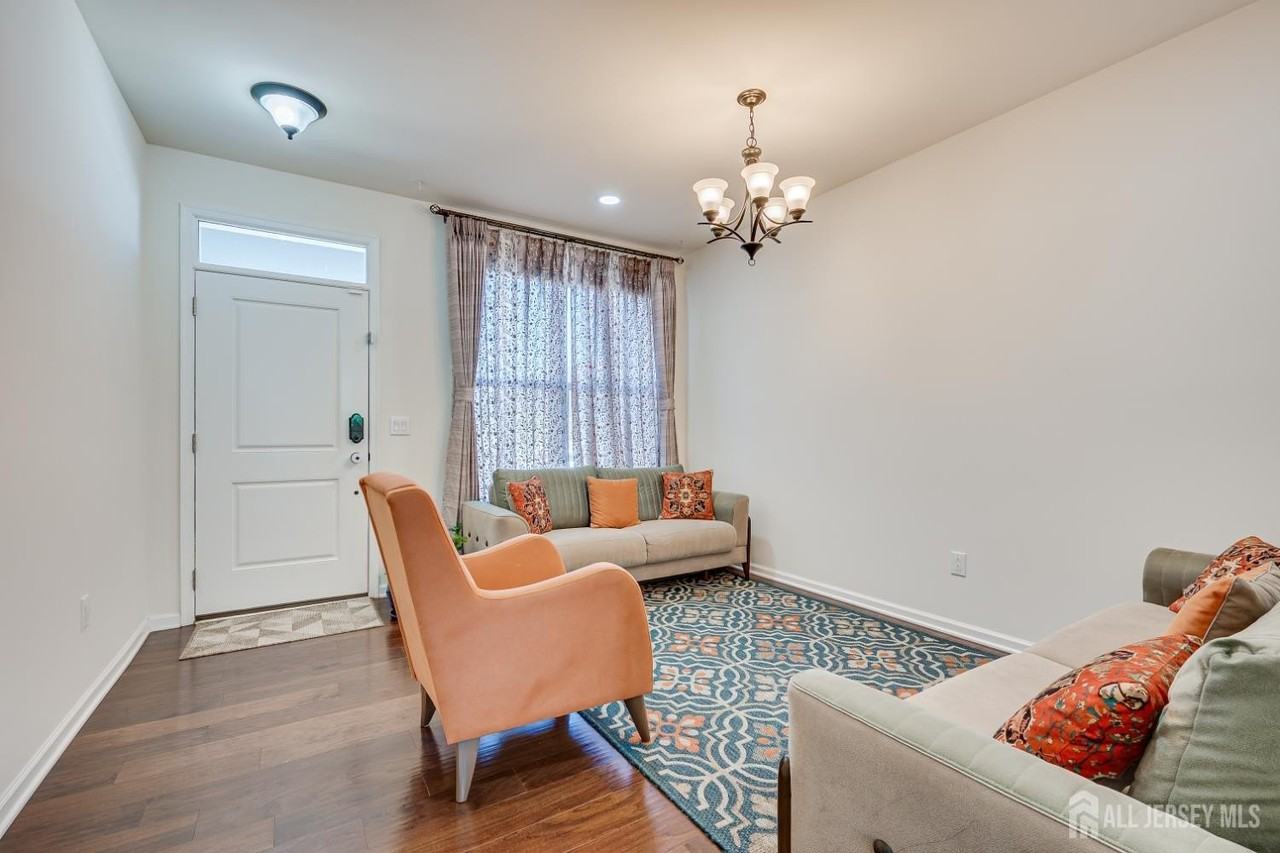 14 Hyacinth Ln - Photo 4 of 50