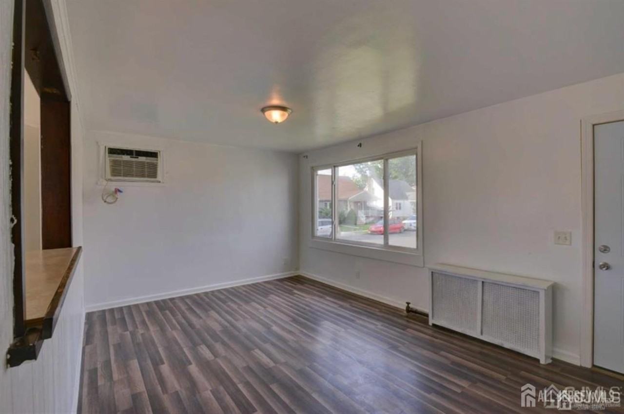 115 Pulaski Ave #A - Photo 2 of 10