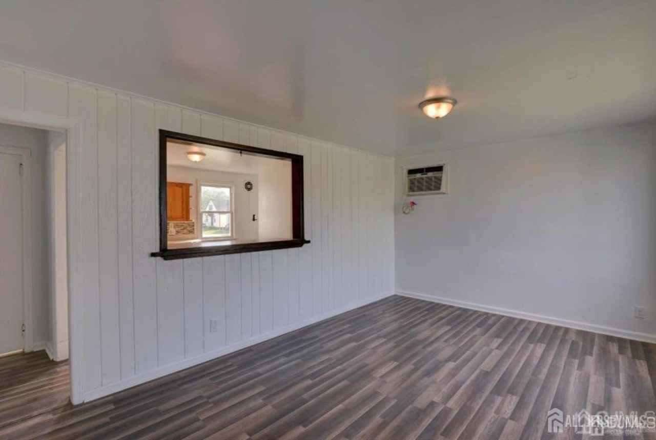 115 Pulaski Ave #A - Photo 3 of 10