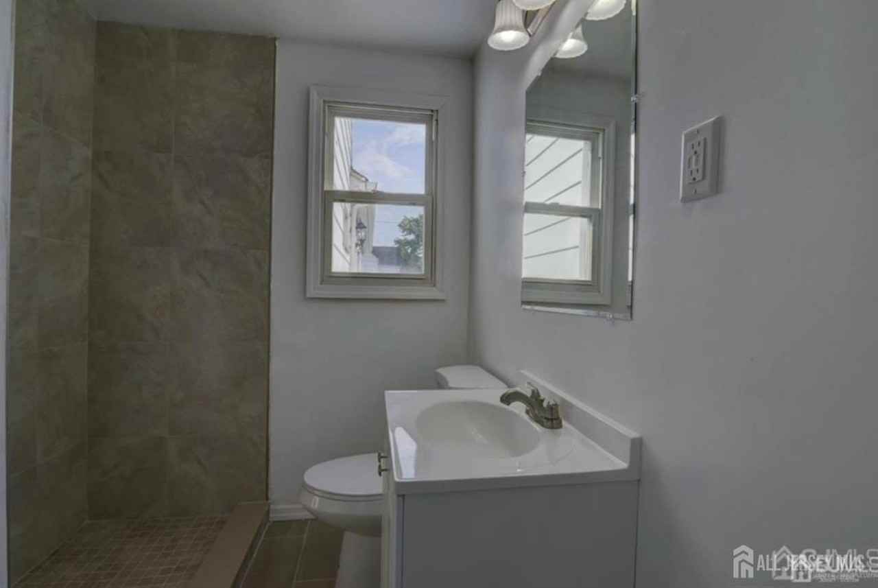 115 Pulaski Ave #A - Photo 6 of 10