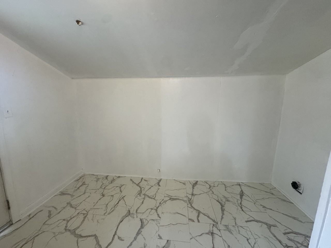 2715 W 48th St #1 - Photo 2 of 7