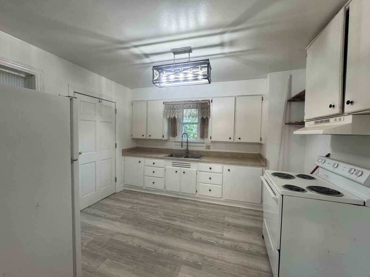 2715 W 48th St #1 - Photo 4 of 7