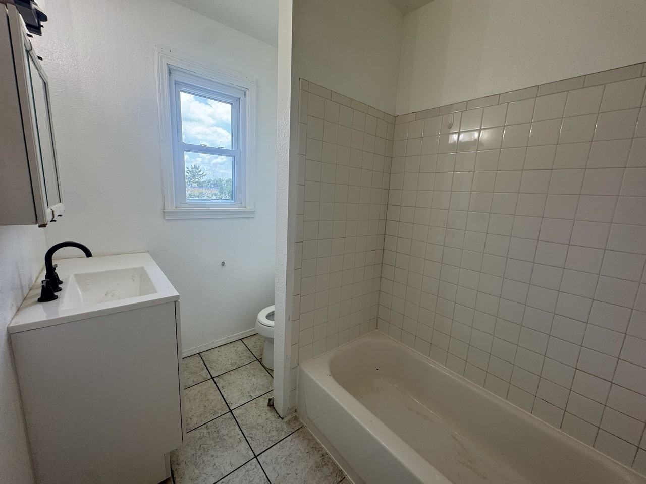 2715 W 48th St #1 - Photo 6 of 7