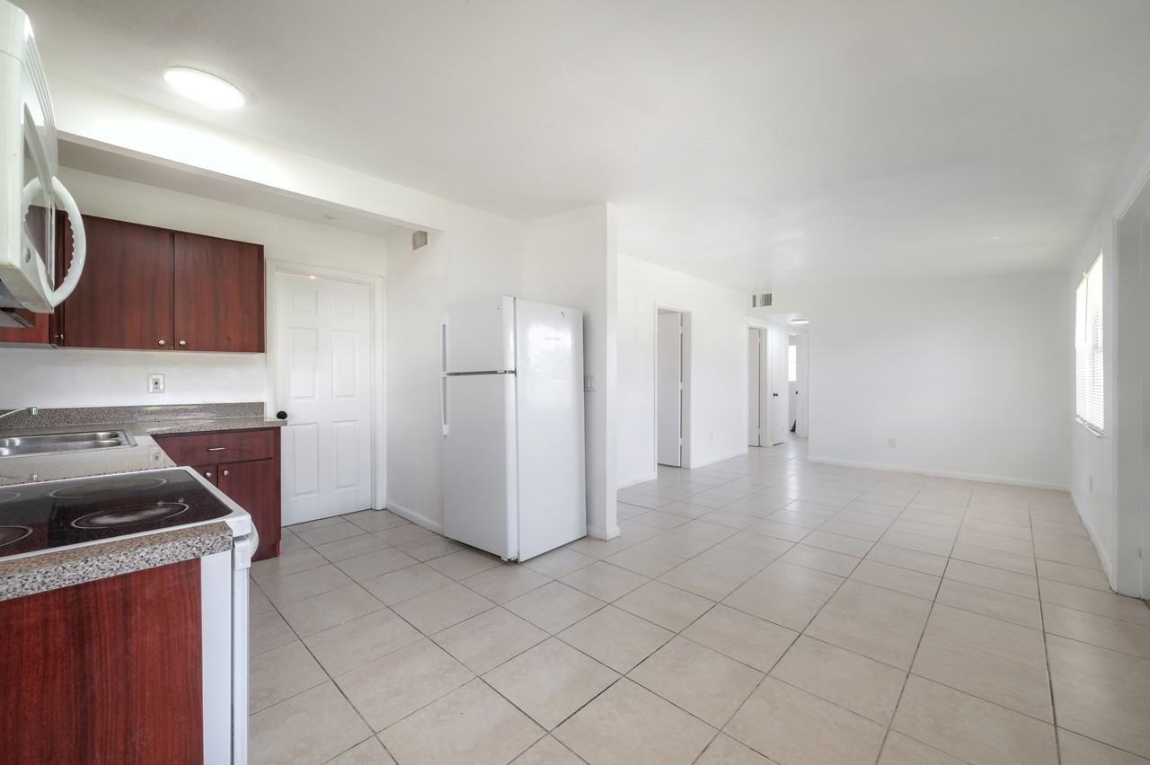 4710 S 87th St #1 - Photo 3 of 10