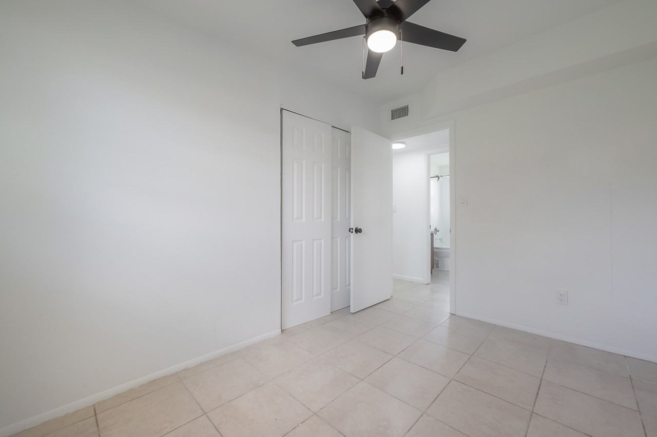 4710 S 87th St #1 - Photo 4 of 10