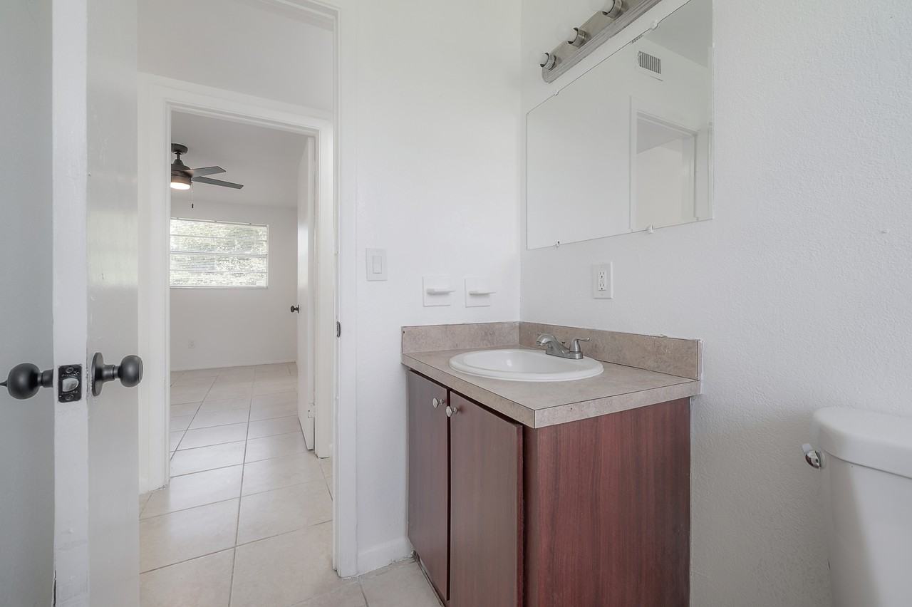 4710 S 87th St #1 - Photo 5 of 10