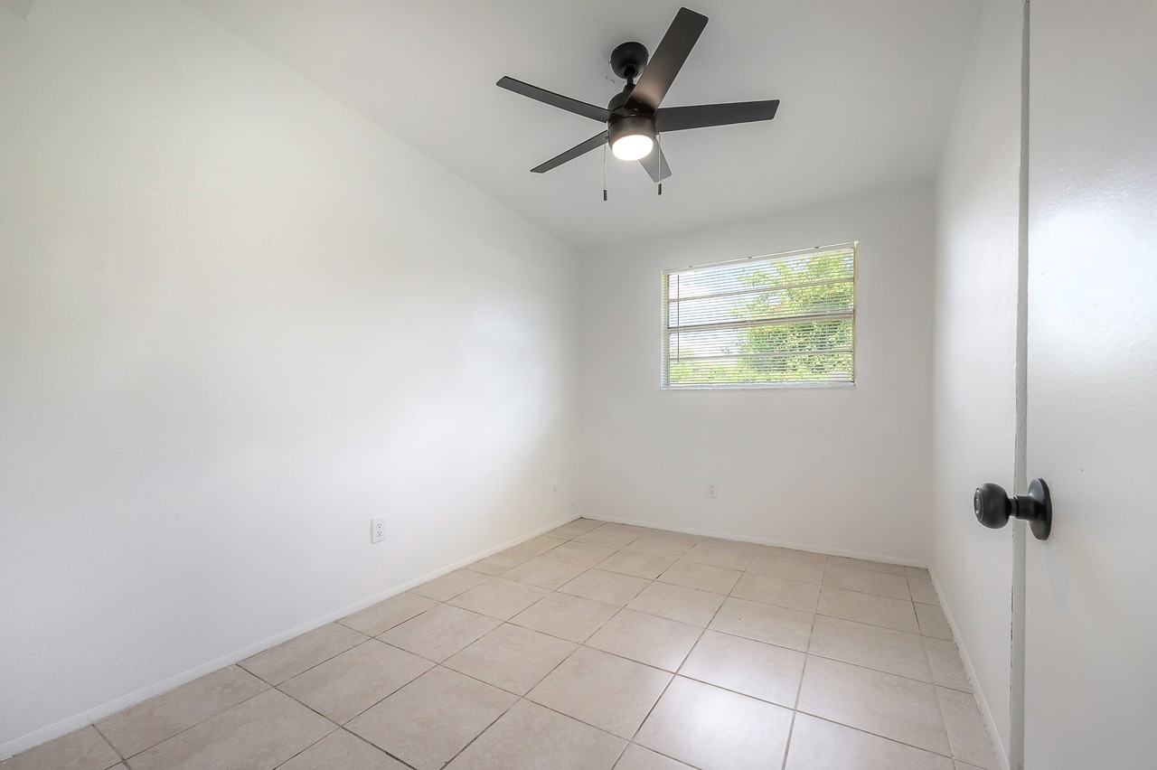 4710 S 87th St #1 - Photo 6 of 10