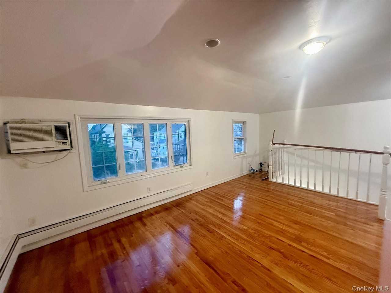 11535 158th St - Photo 3 of 8